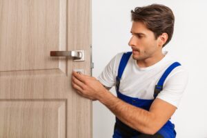 Techniques spécialisées pour ouvrir une porte